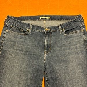Levi’s Classic Straight Women’s Jeans
